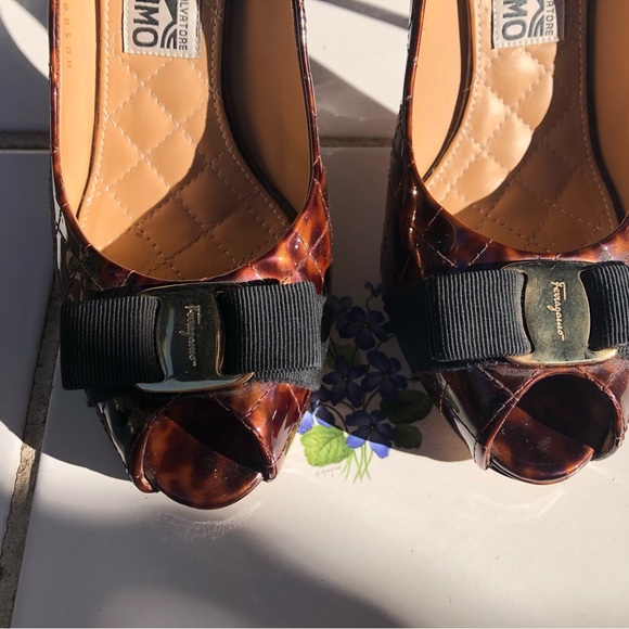 Ferragamo Size 9.5/9 B Vara Bow Pumps Animal Print Patent Leather Heels Peep Toe - Picture 8 of 15